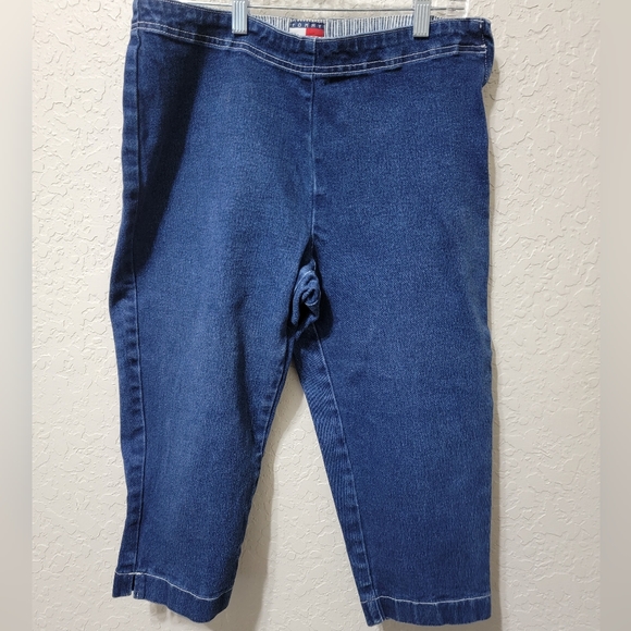 Tommy Hilfiger capris - Picture 6 of 6